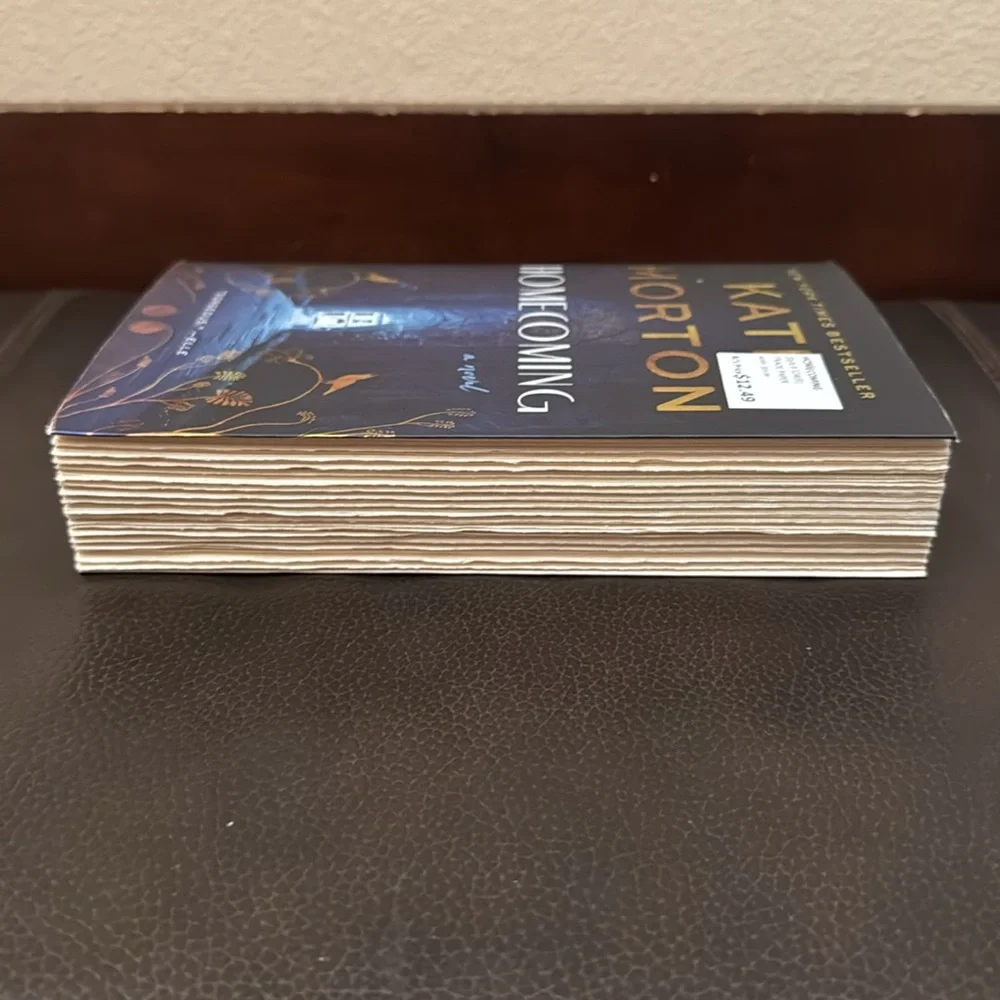 Kate Morton “Homecoming” NY Times Bestseller Paperback Novel